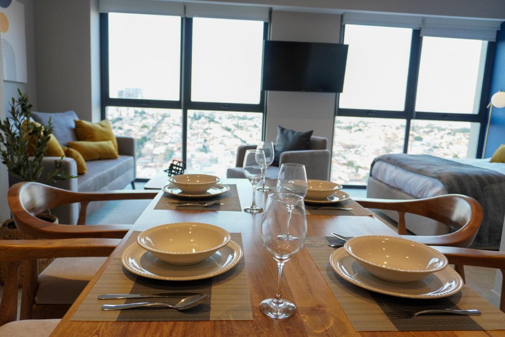 Luxury And Comfort In Gaudalajara 10 Minutes Away From Expo