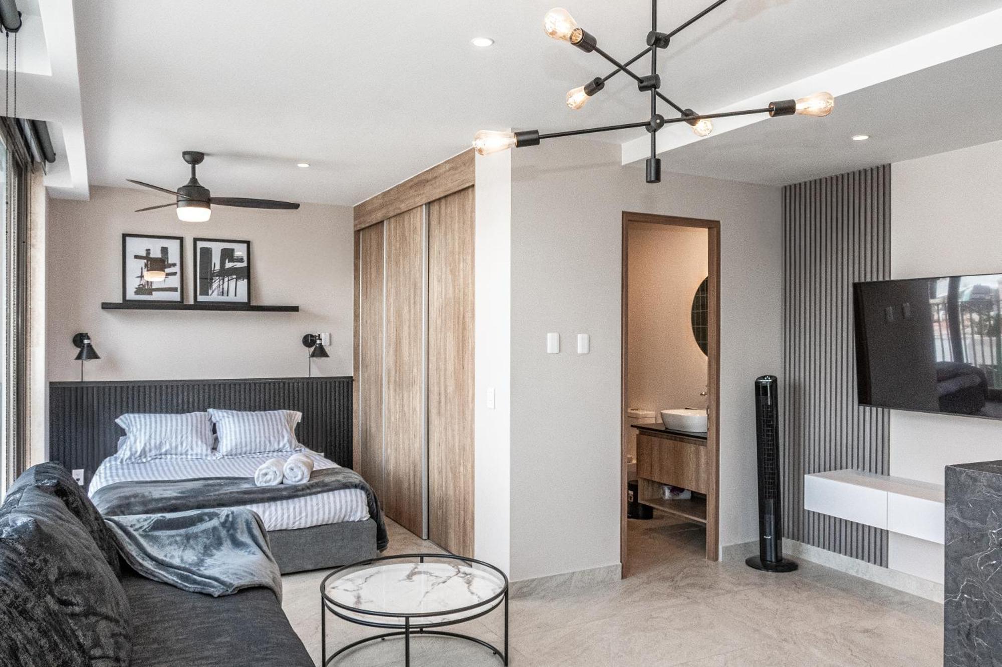 Luxury And Comfort In Gaudalajara 10 Minutes Away From Expo