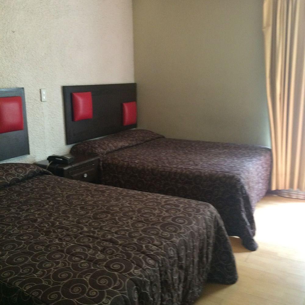 Colon Express Hotel 3*