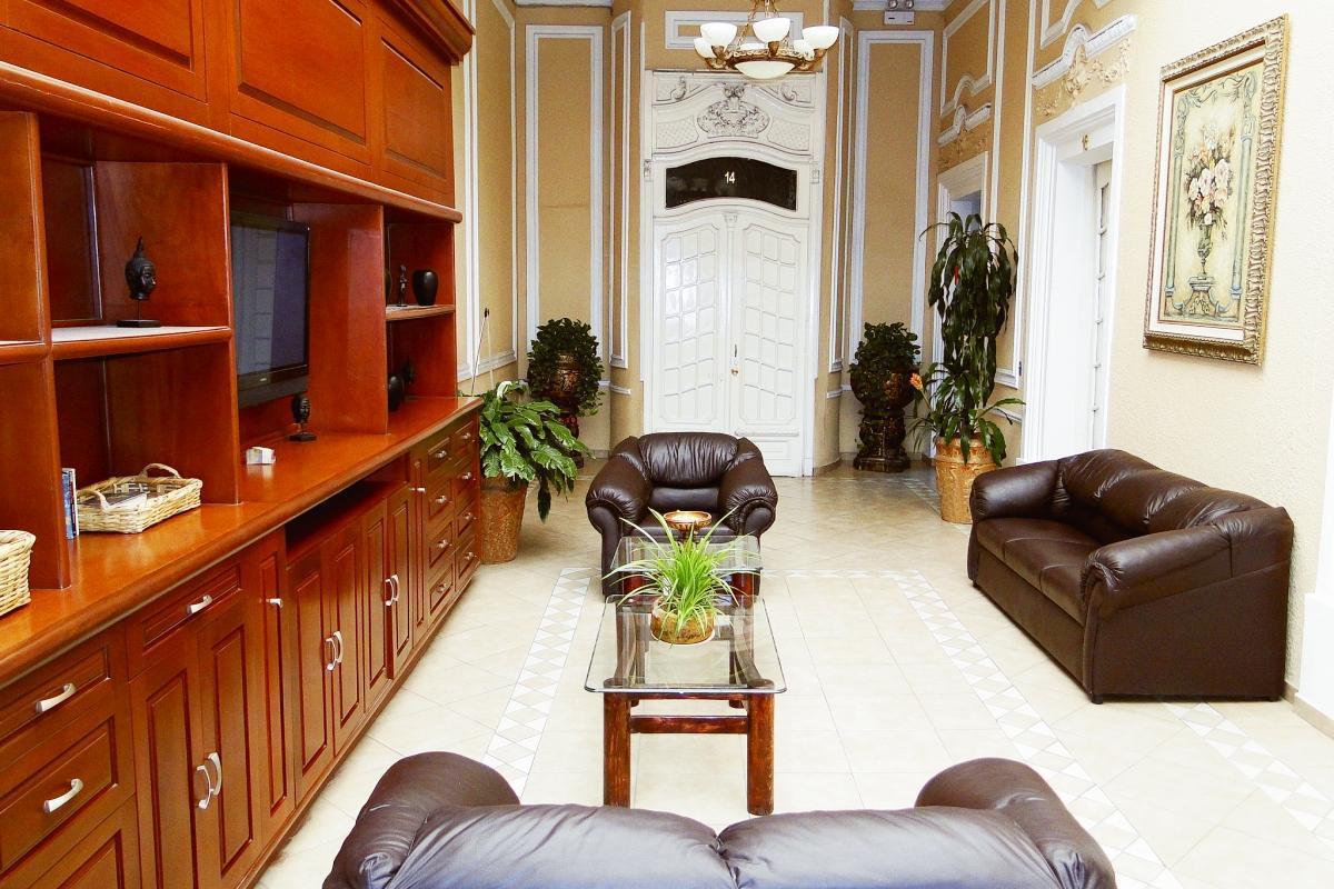 Regis Hotel