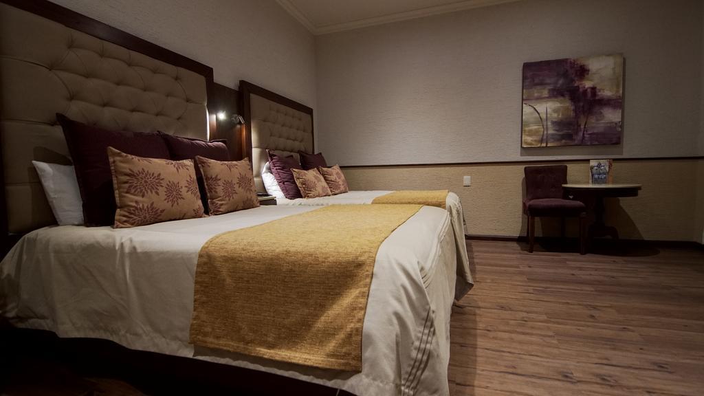 Hotel Morales Historical & Colonial Downtown Core 4*