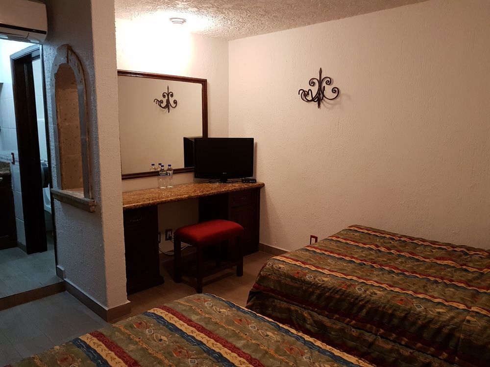 Don Quijote Plaza - Centro Historico Hotel 3*