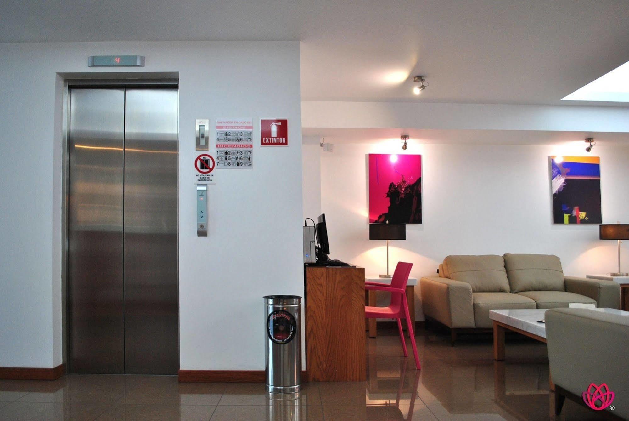 Y Tú Expo Hotel 3*