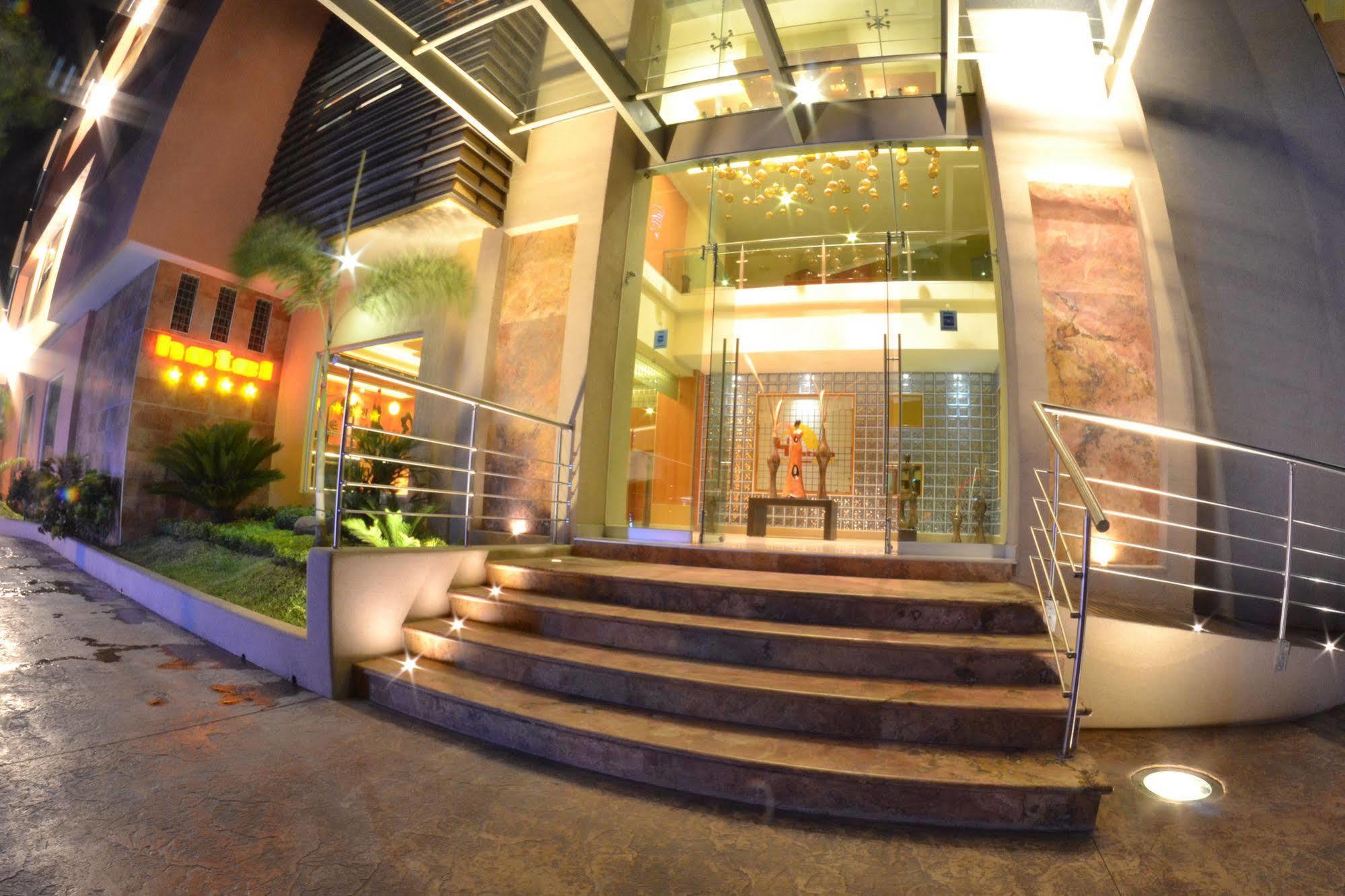 Hotel Hostalia Expo&business Class 4*
