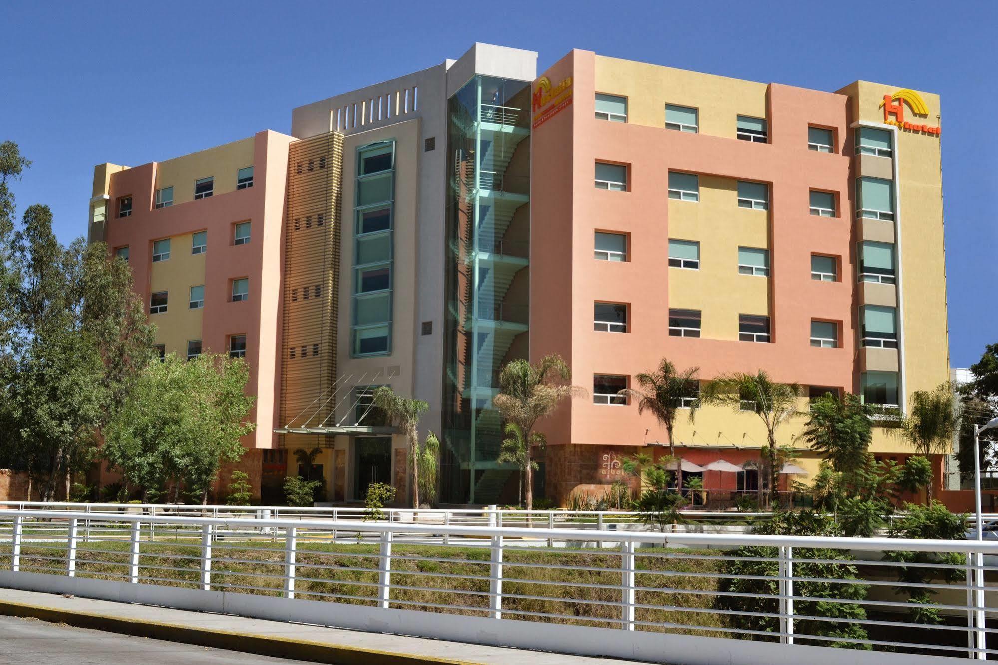 Hostalia Expo&business Class Hotel 4*