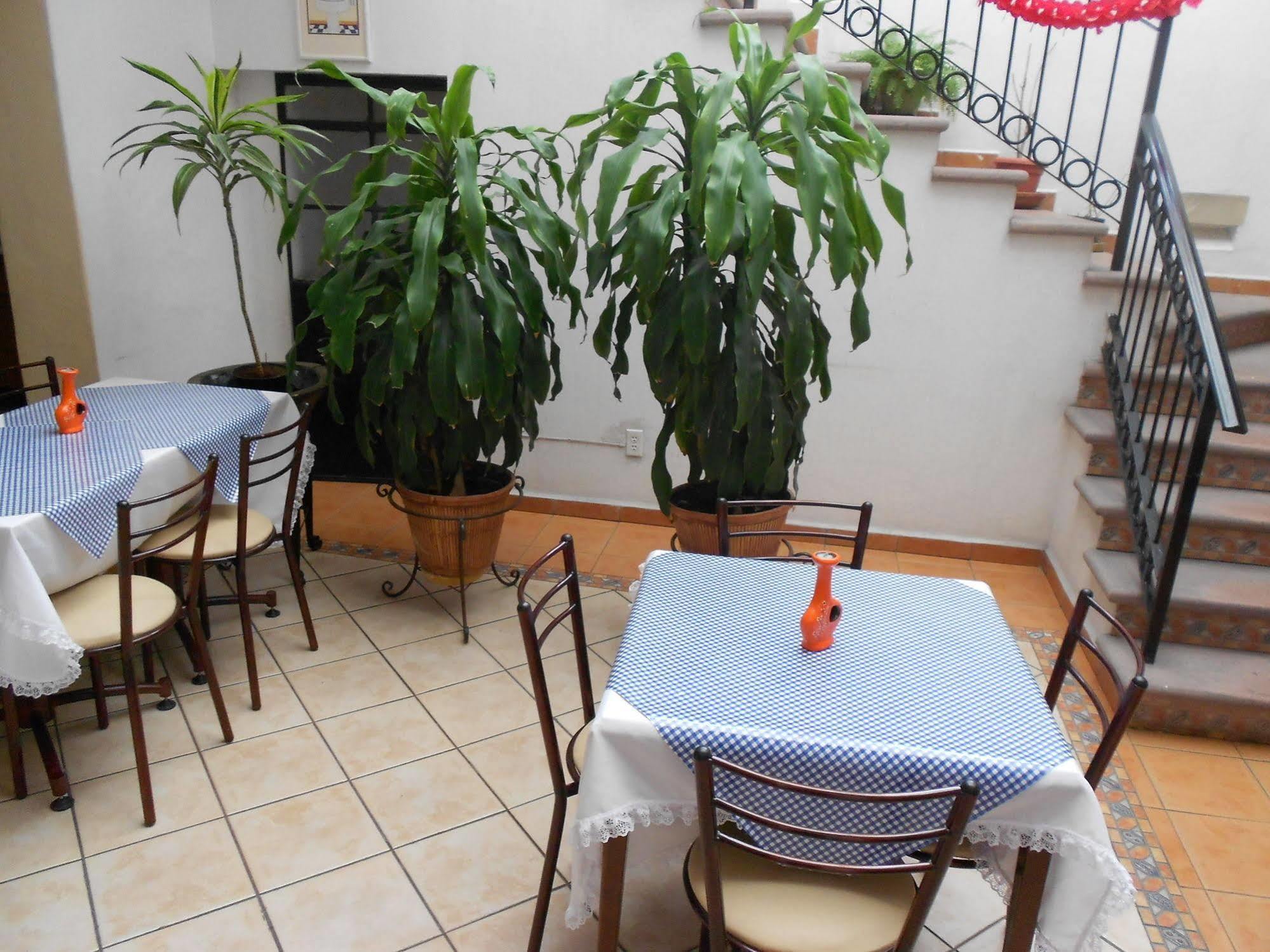 Oyo Garibaldi Hotel Guadalajara