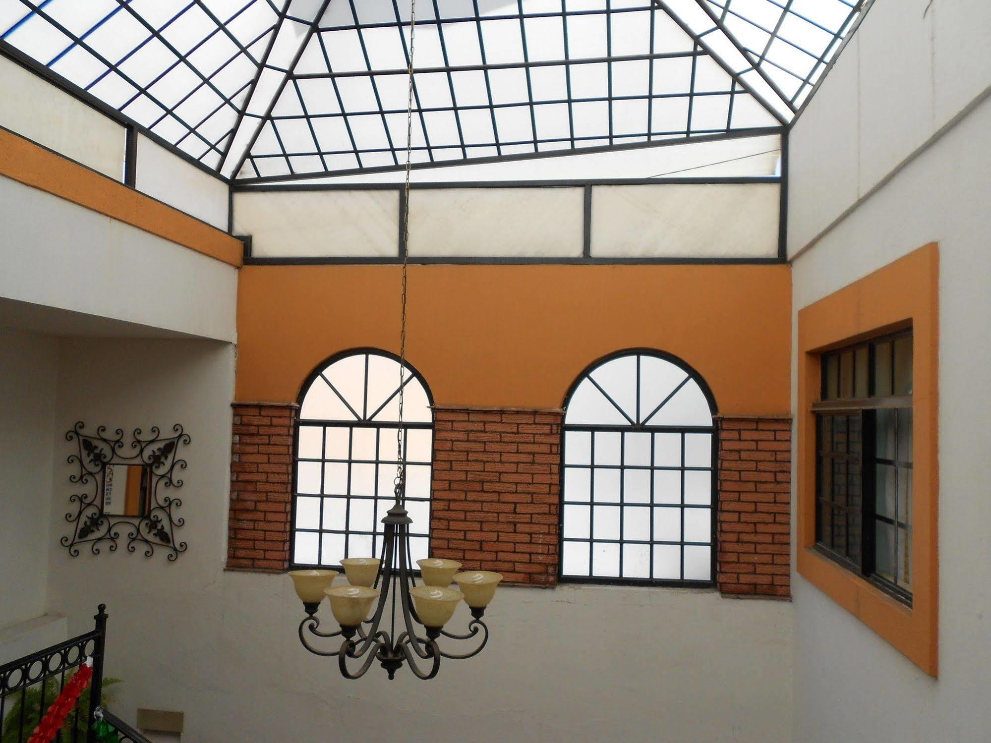 Oyo Garibaldi Hotel 2*