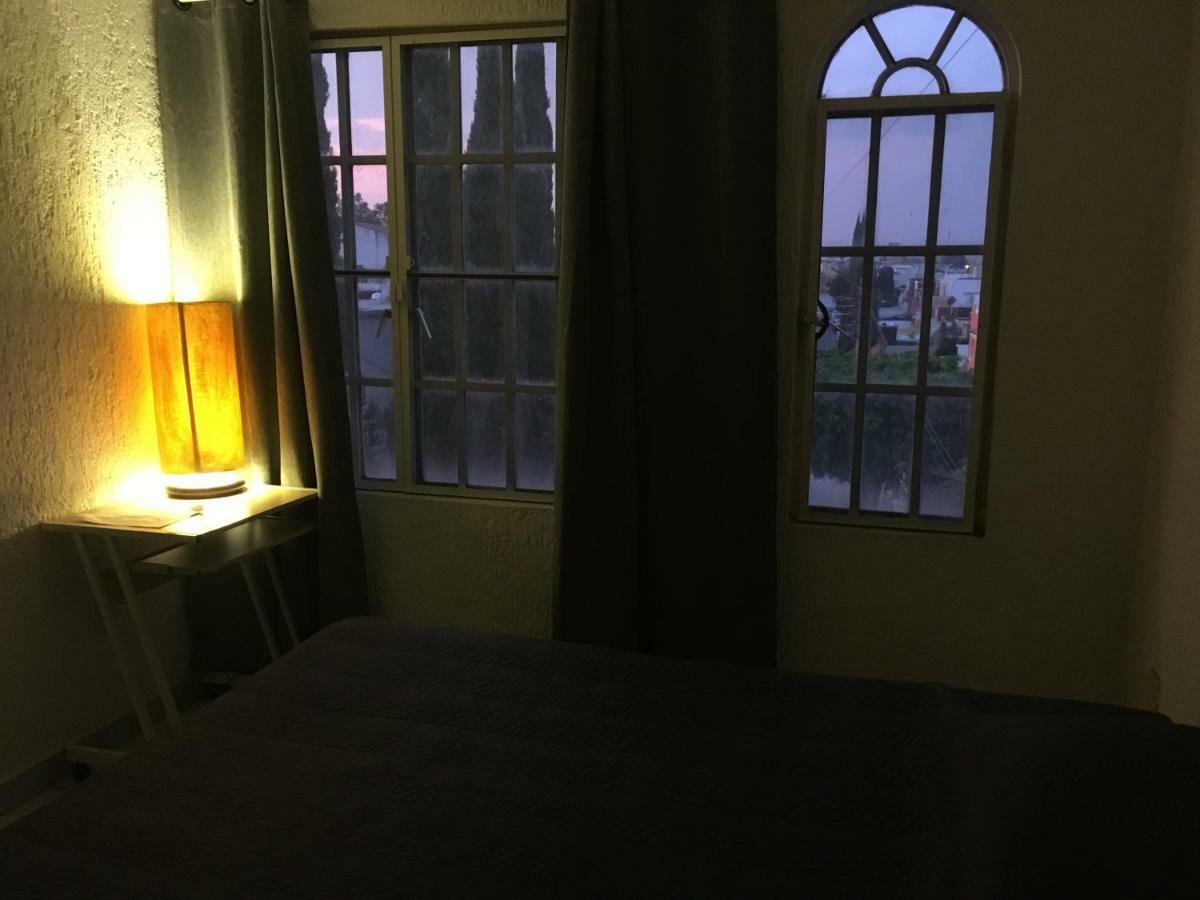Casa Bravia - Para Mujeres Hostal *