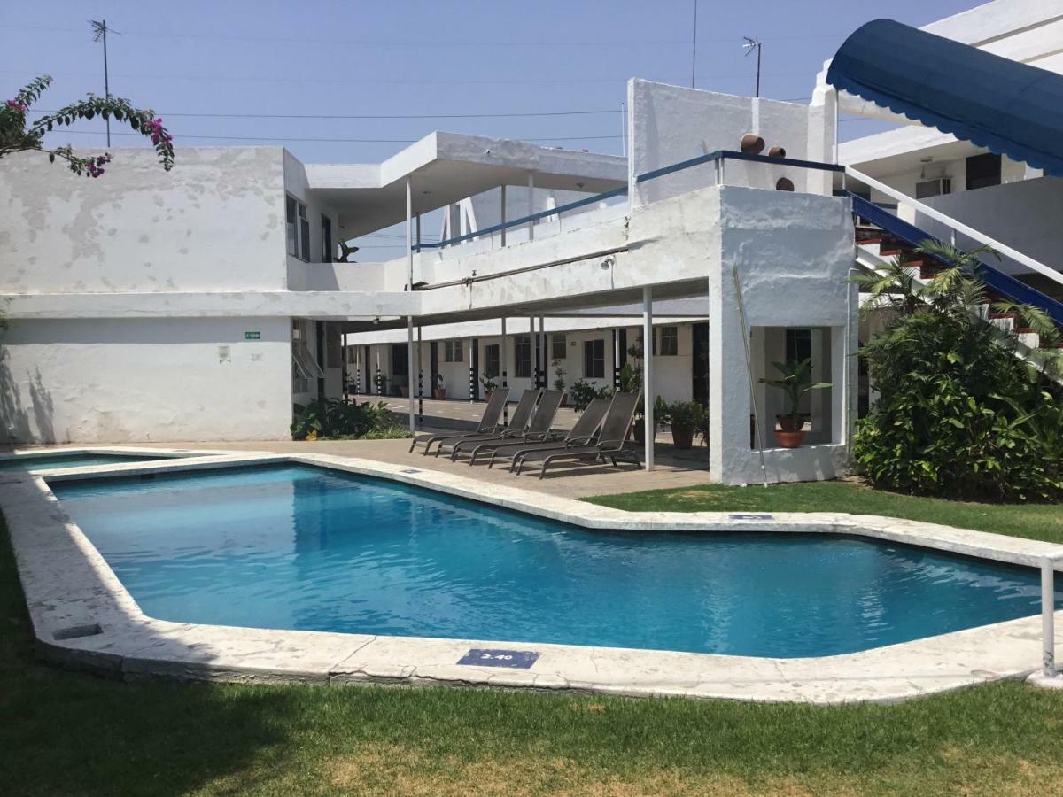 Junto Glorieta La Minerva Hotel 3*