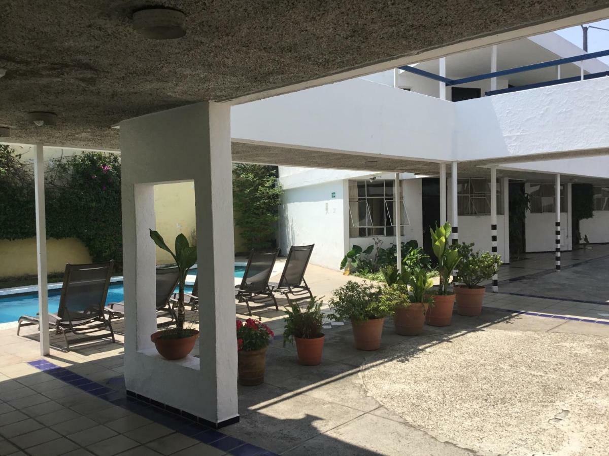 Junto Glorieta La Minerva Hotel 3*