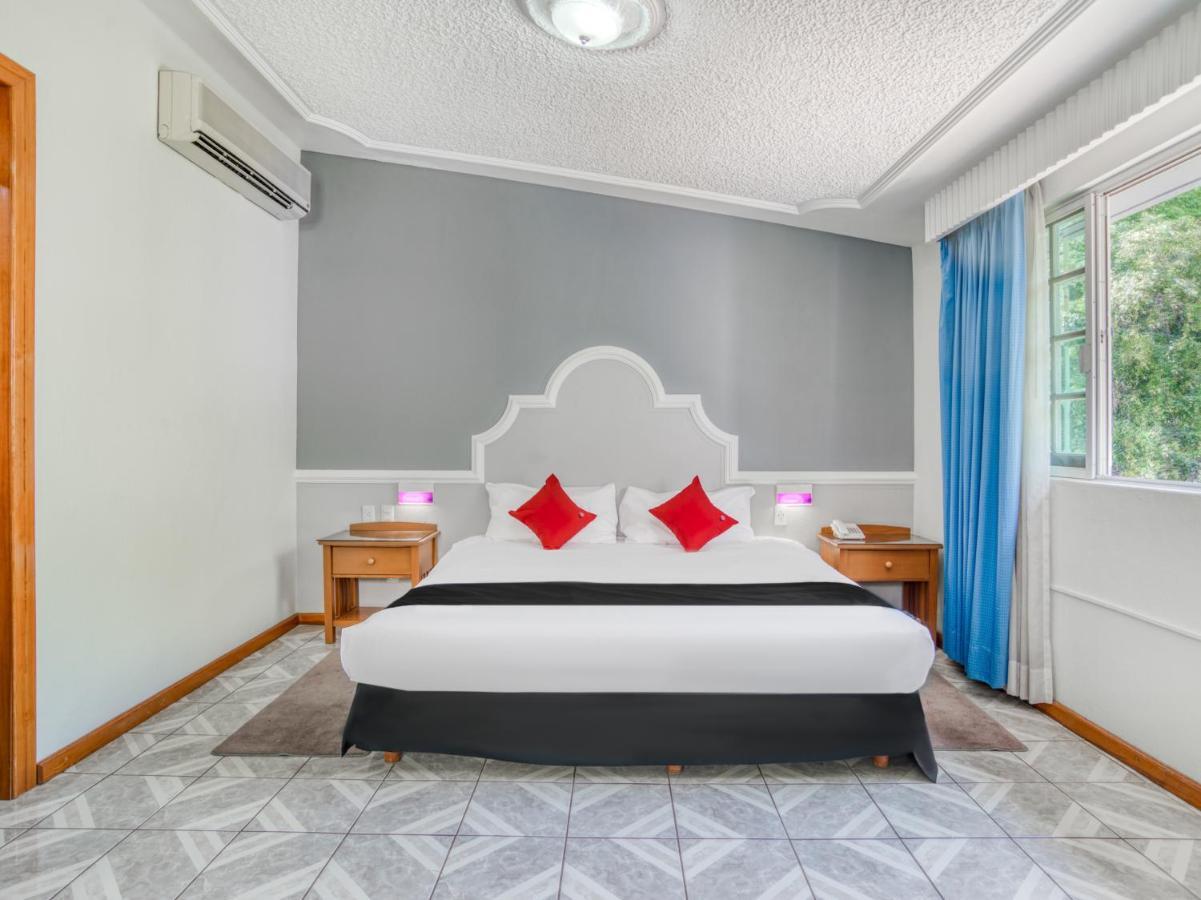 Hotel Y Mirador 3*
