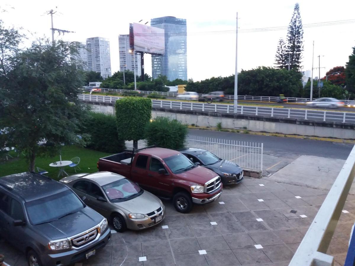 Junto Glorieta La Minerva 3*