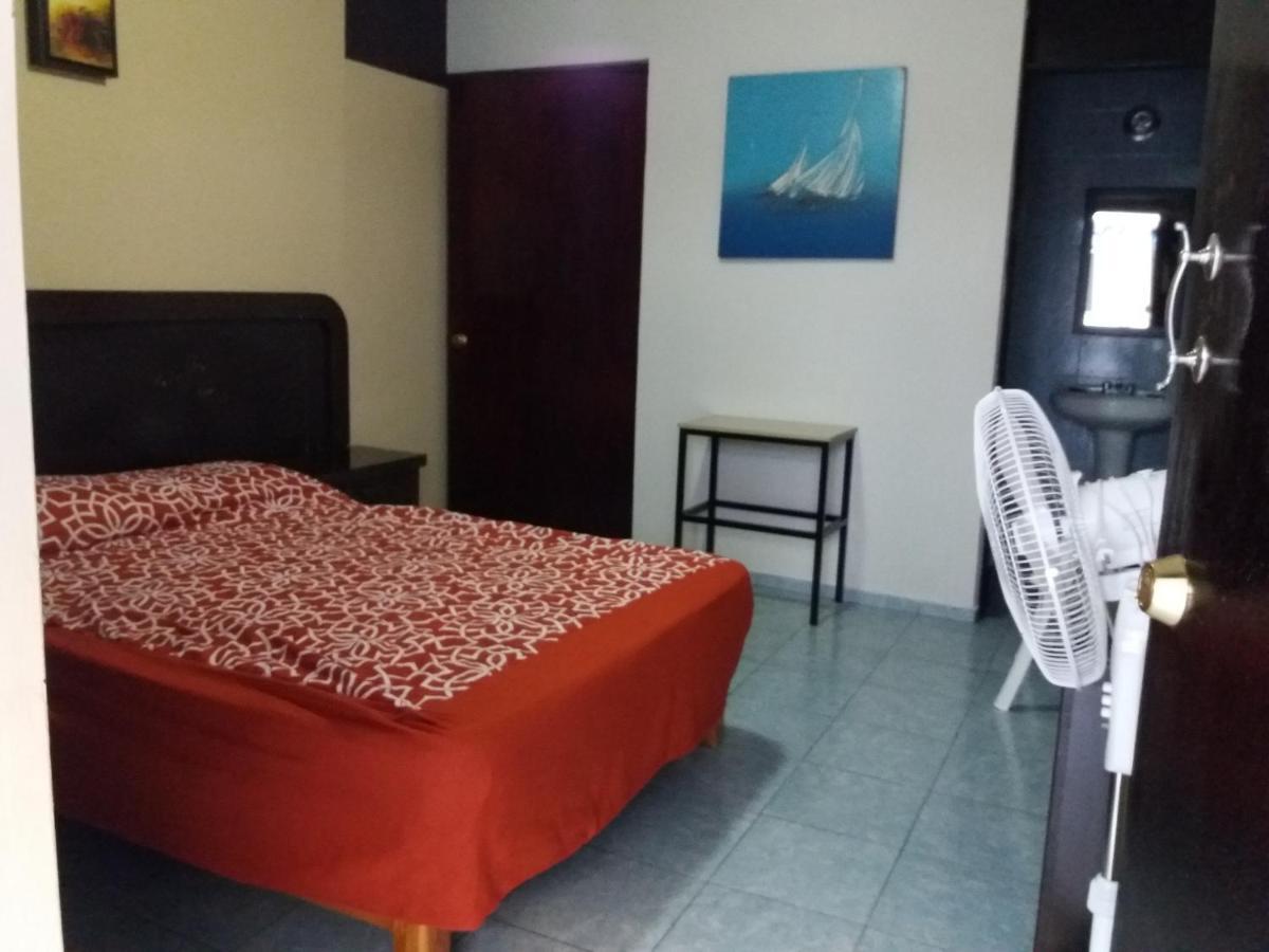 Junto Glorieta La Minerva Hotel