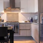 Comfortable And Modern In The Amerciana Neighborhood Mariachiloft