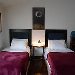 Habitación amplia cerca de Andares