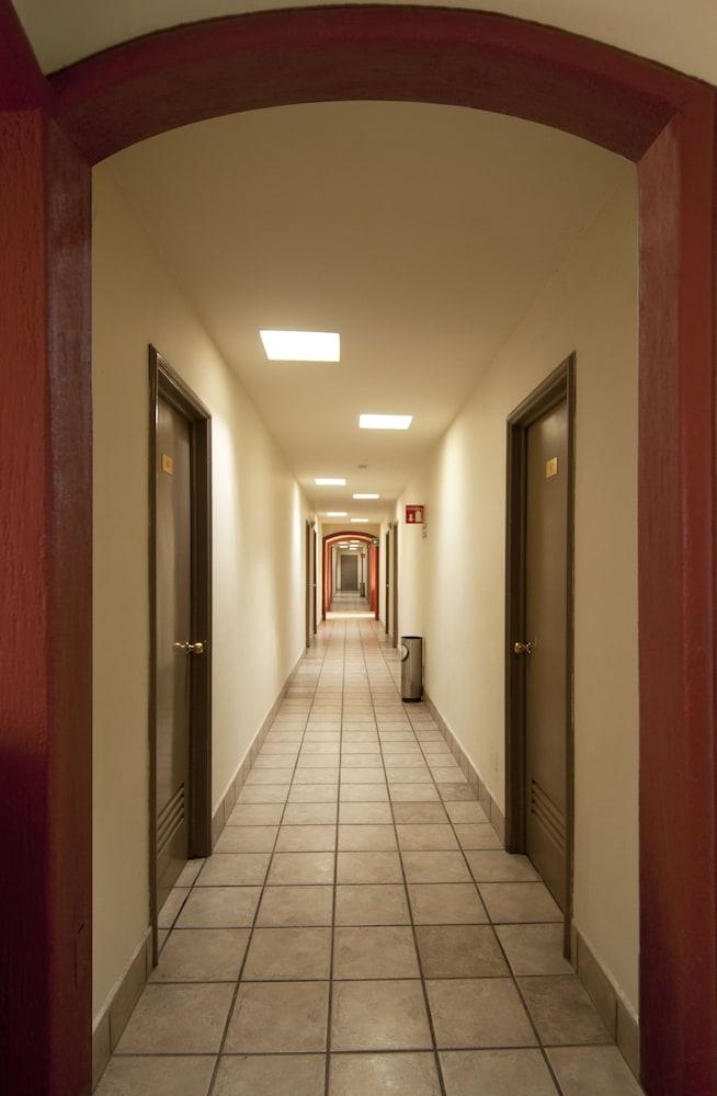 Arboledas Industrial Hotel