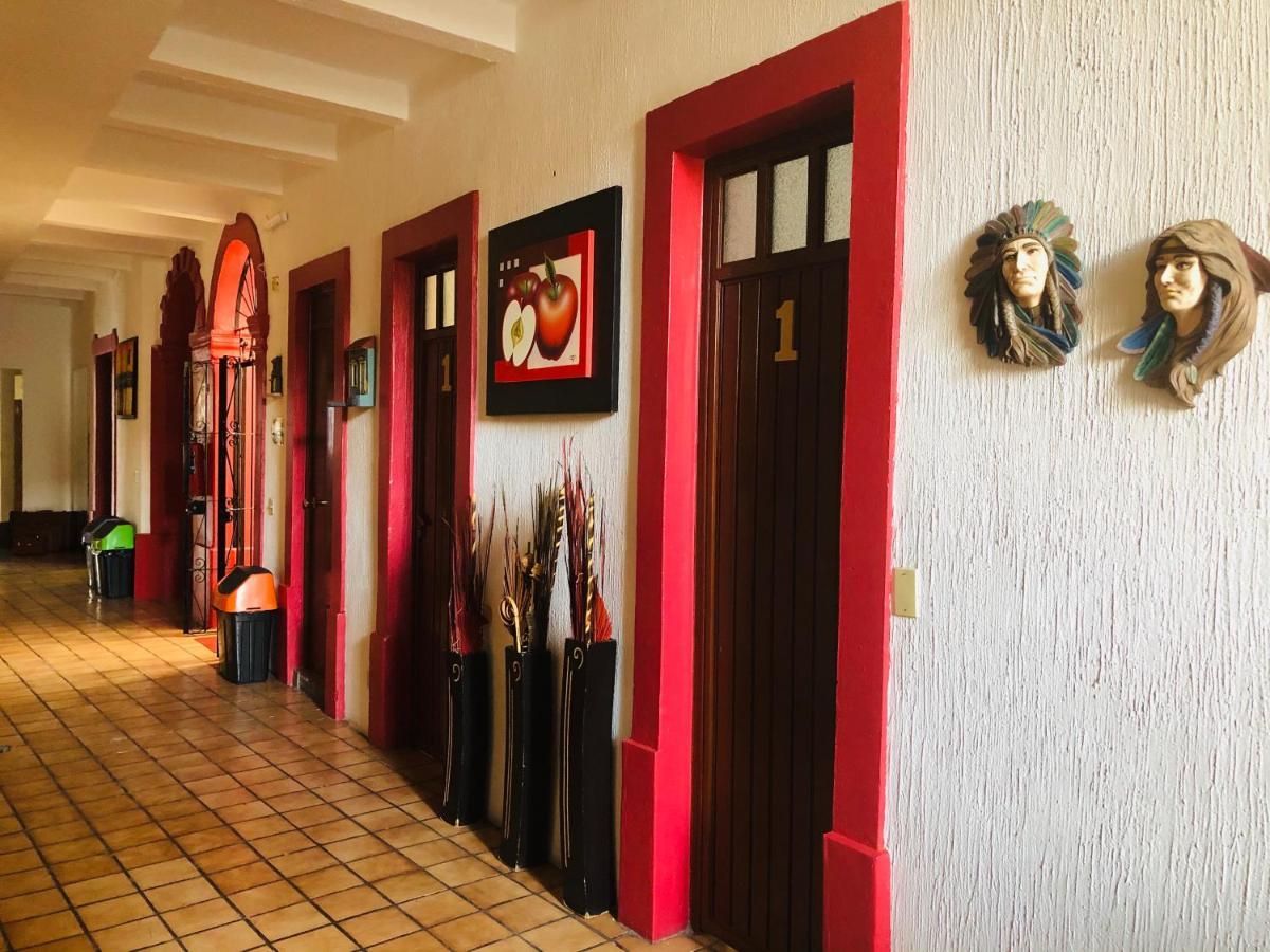 Pensión Hostal De Los Reyes *