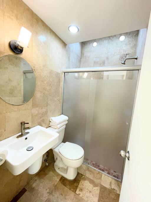 Moderno Y Artistico En Apartamento Guadalajara