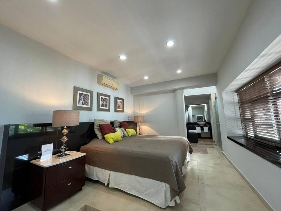 Moderno Y Artistico En Apartamento Guadalajara
