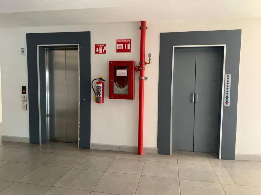 Nuevo Y Amplio Departamento Con Alberca Y Seguridad En El Centro De *