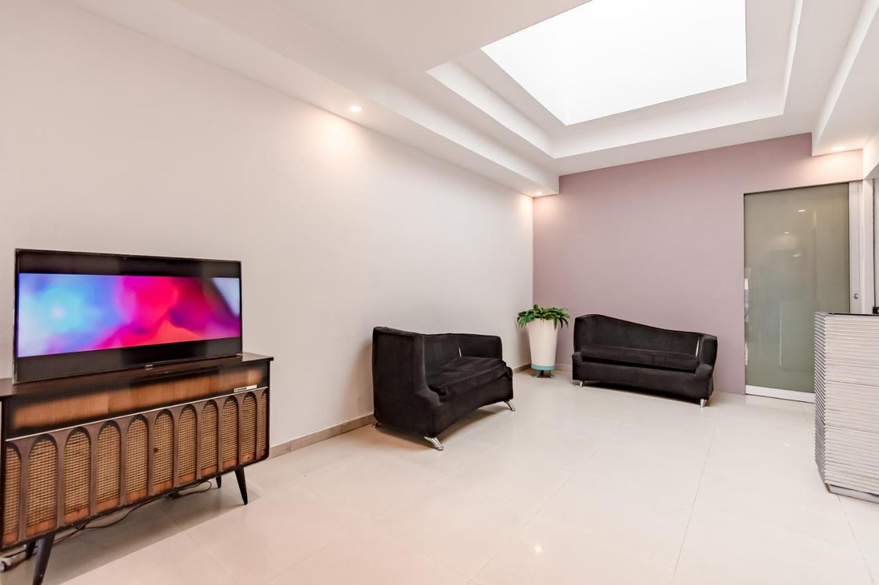 Hostal Ayenda Blazy Guadalajara