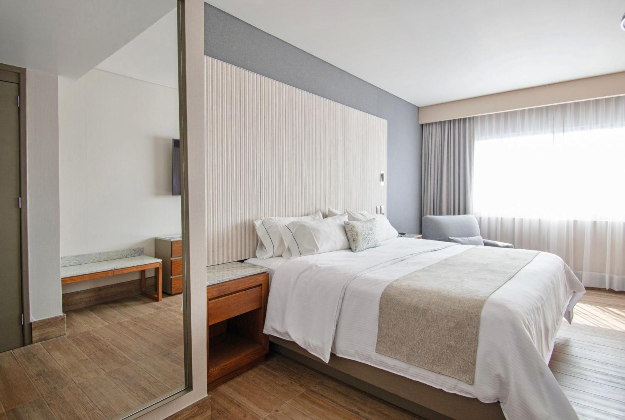 Plaza Diana Hotel 4*