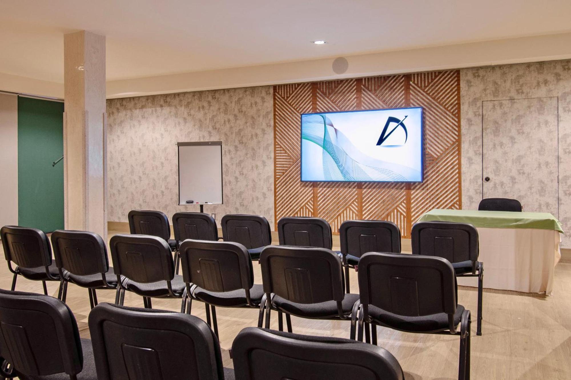 Hotel Plaza Diana 4*