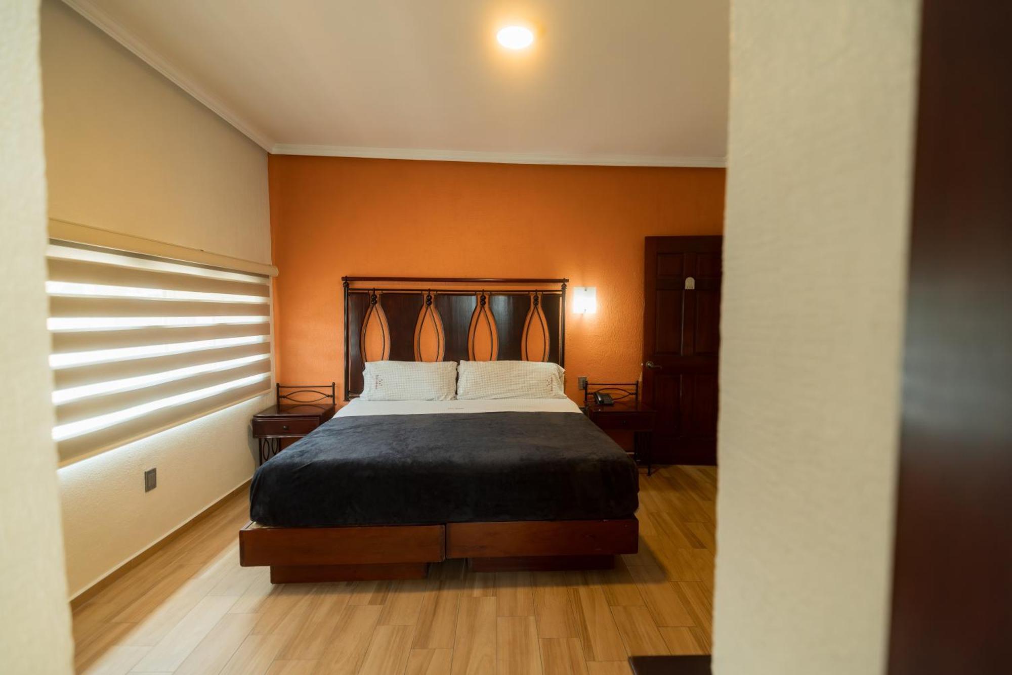 Hotel Alcazar - Centro Historico 4*