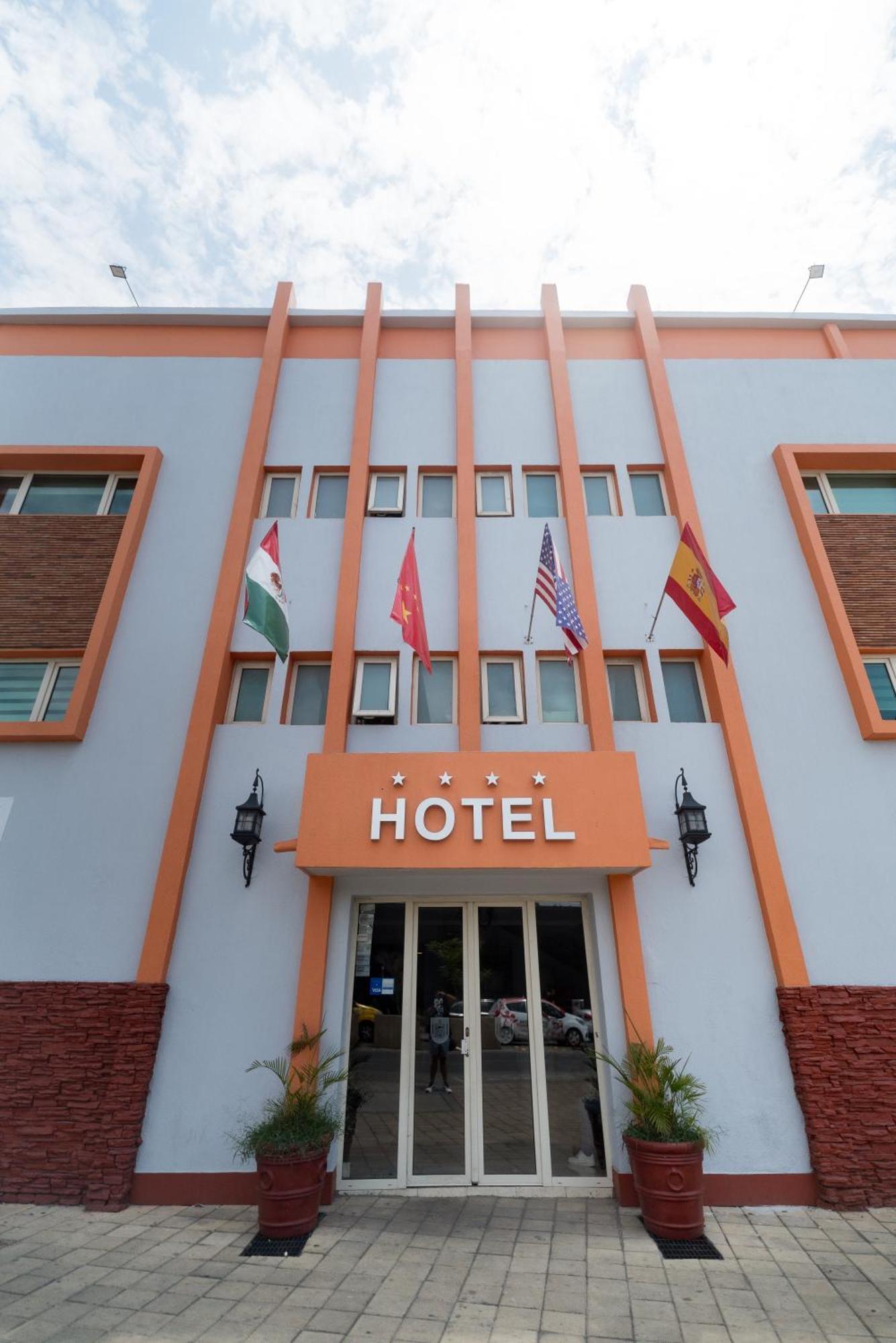 Alcazar - Centro Historico 4*
