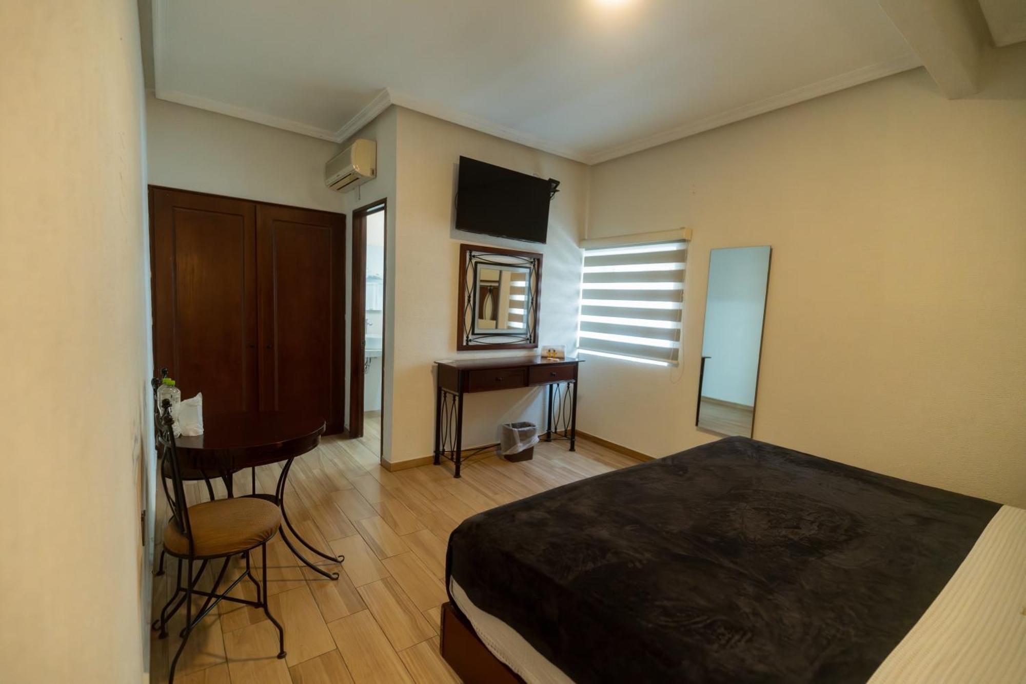 Hotel Alcazar - Centro Historico 4*