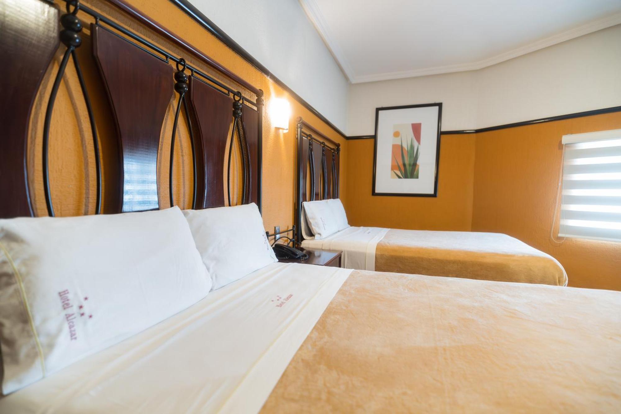 Hotel Alcazar - Centro Historico 4*