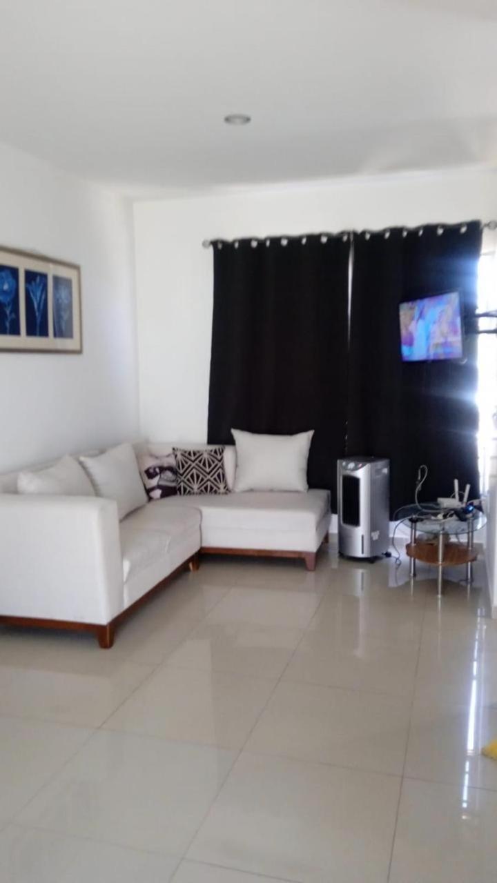 Casa Residencial *