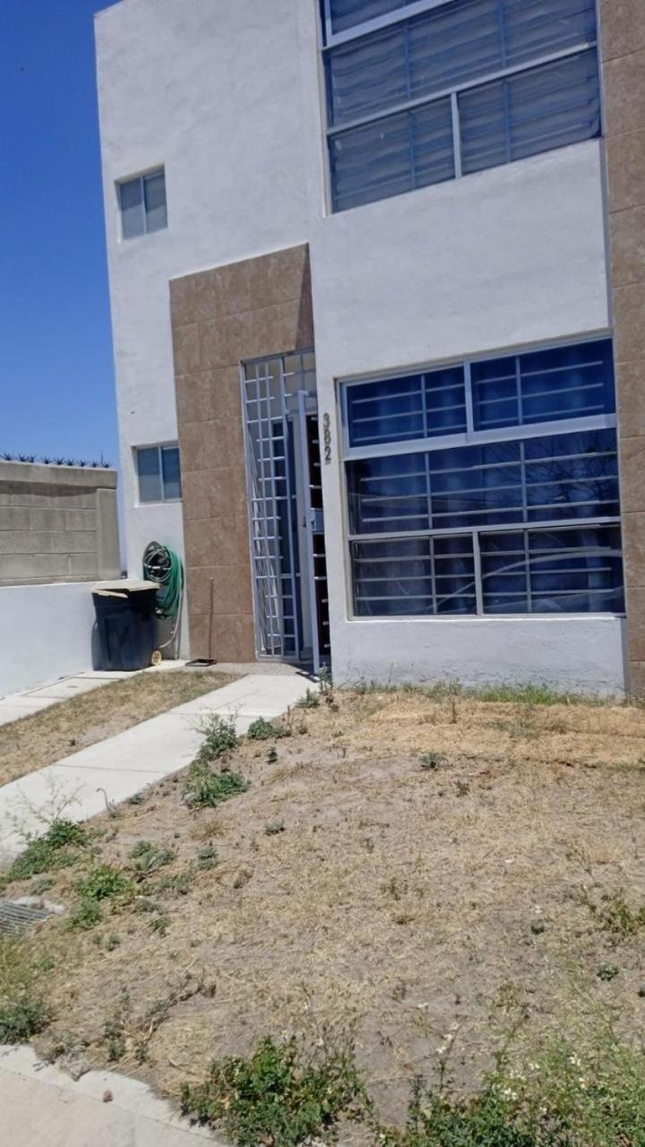 Casa Residencial *