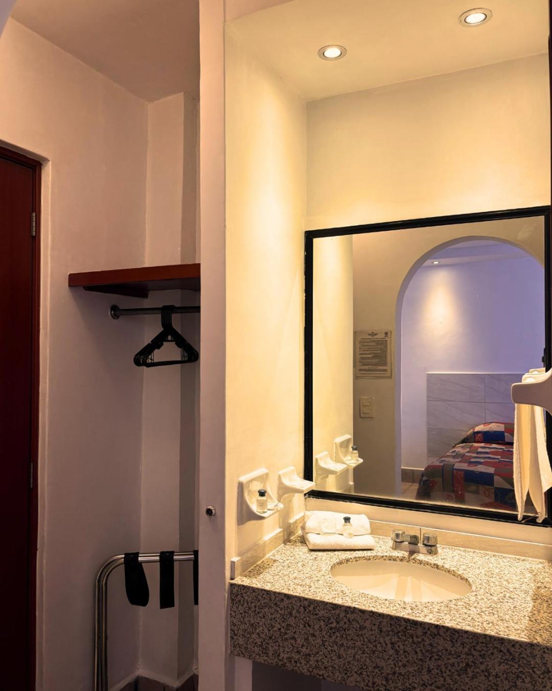 Arboledas Industrial Hotel