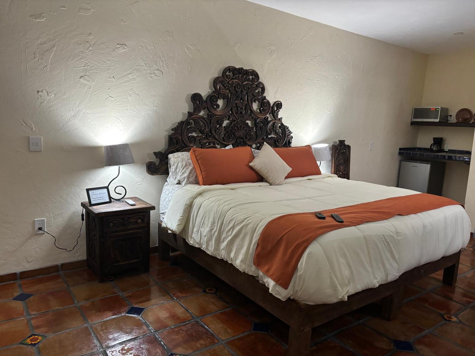 Colobri Inn