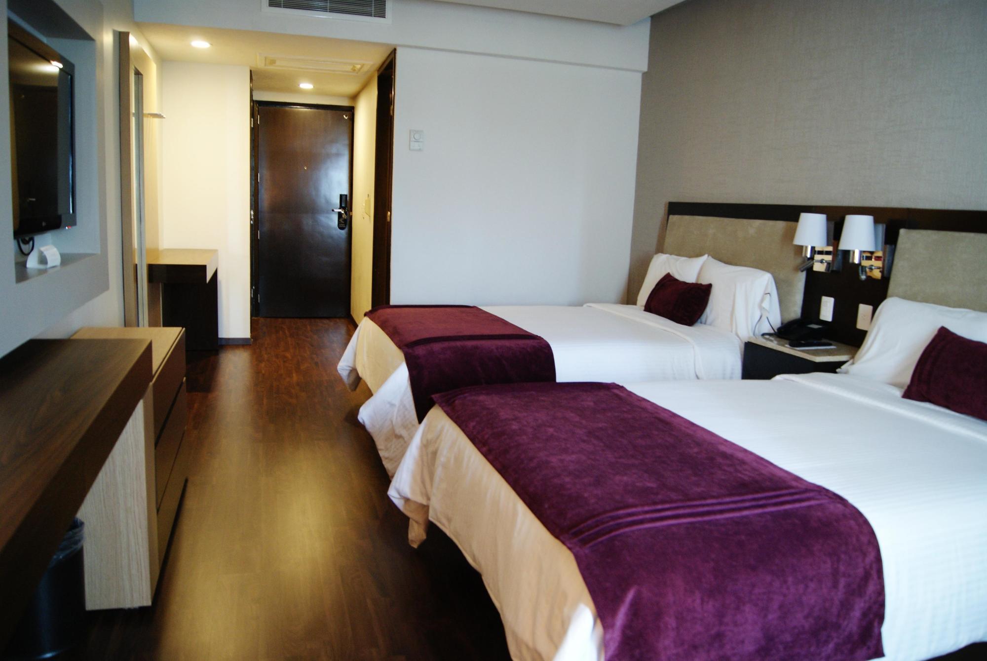 Plaza Diana Hotel 4*