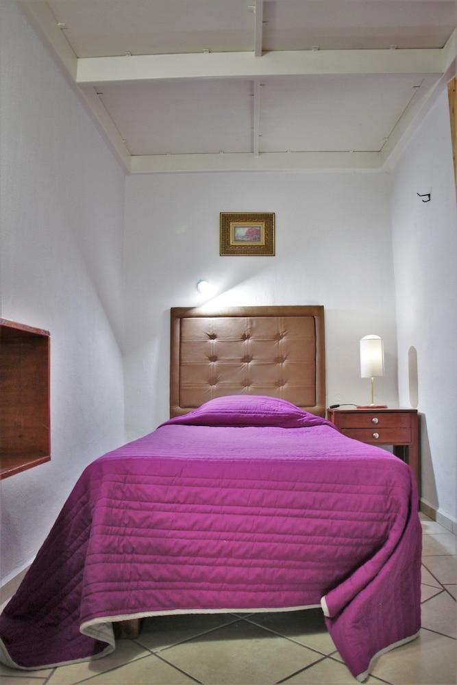Lit Hostal