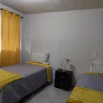 Mi Casa, Tu Casa