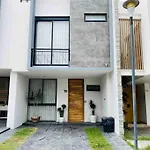 Casa Miranda. Hermosa Y Confortable Casa Nueva.