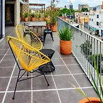 Stylish Designer Loft W Gym 2Bd Tribu Colon 105