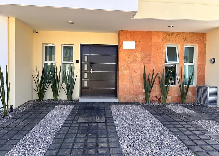 Casa Bon Ubicada En Nueva Galicia Residencial, Es Una Propiedad Completa Al Sur De La Ciudad Que Te Ofrece Modernidad, Espacio, Tranquilidad, Cuenta Con 4 Recamaras 3 Banos Completos Y 2 Cajones De Estacionamiento Privados