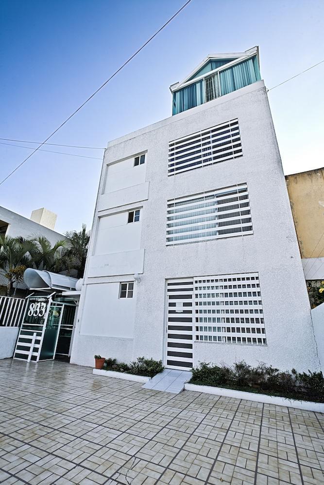 H And Lopez Mateos Hotel