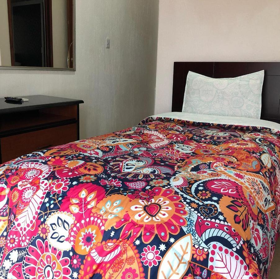 Hostal De Los Reyes *