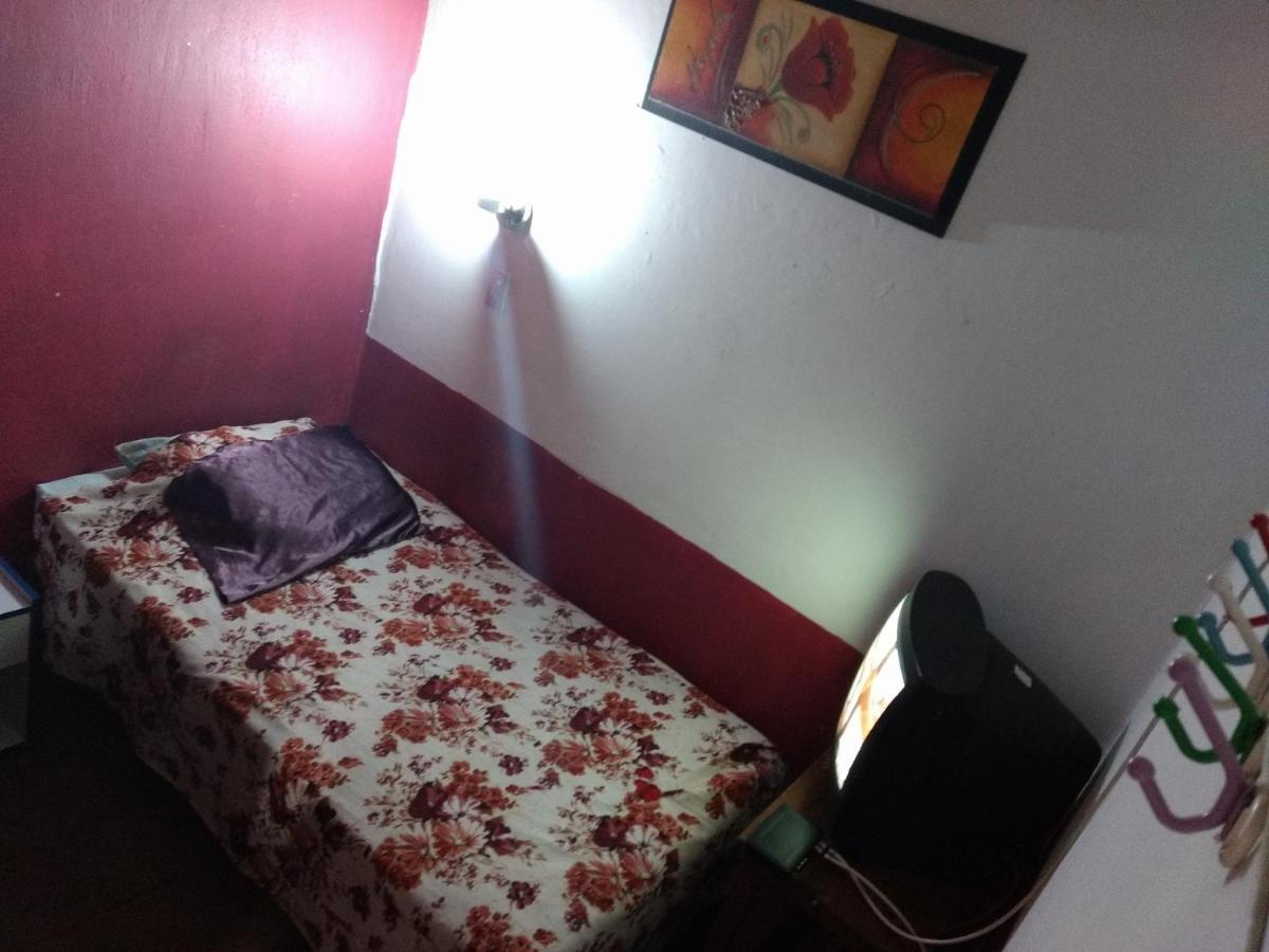 Hostal Casa De Huespedes Libertad *