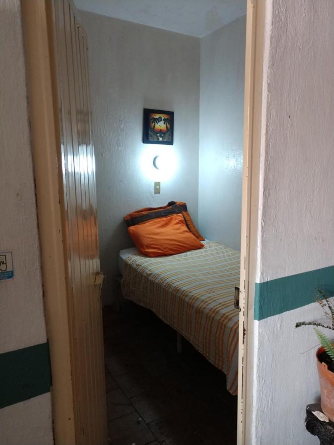 Casa De Huespedes Libertad * Guadalajara