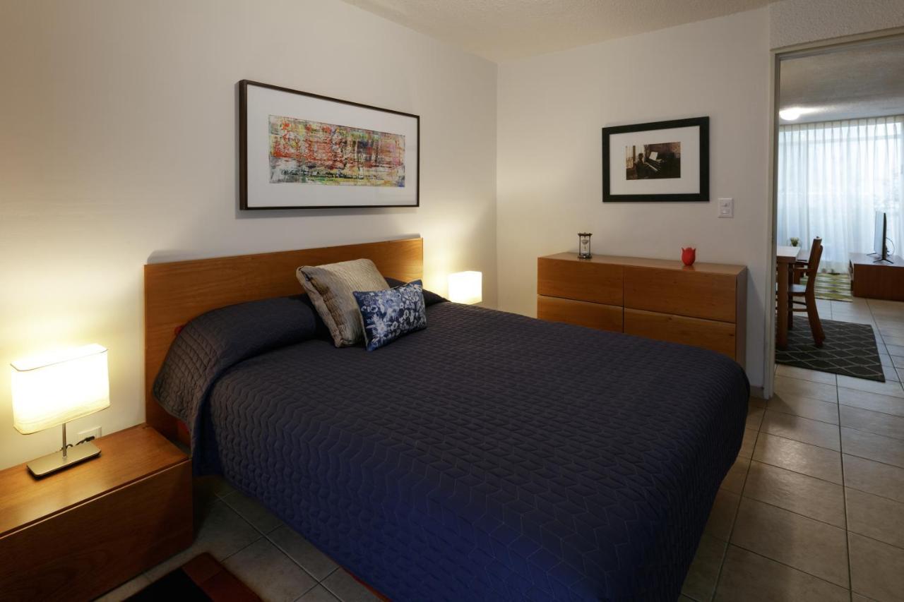 West End Apartahotel *