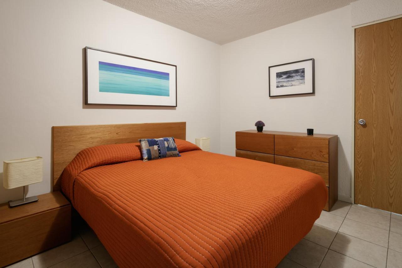 West End Apartahotel *