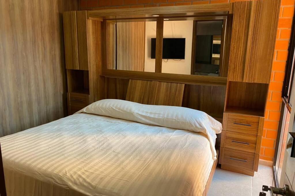 Apartamento Departamento Nuevo Cerca Del Cuaad Y Zoológico. *
