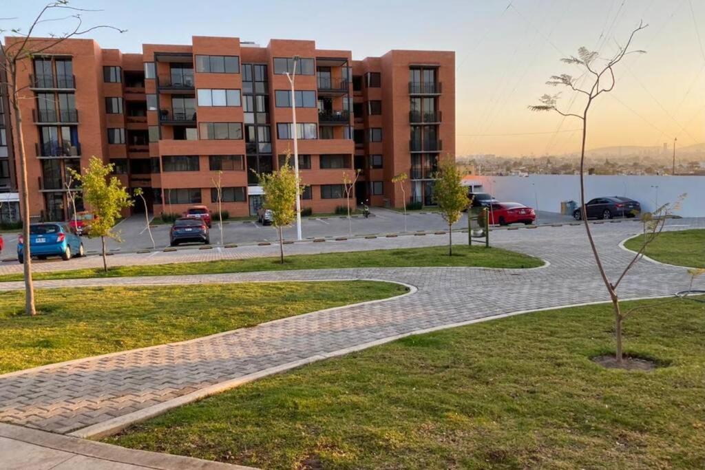 Apartamento Departamento Nuevo Cerca Del Cuaad Y Zoológico.
