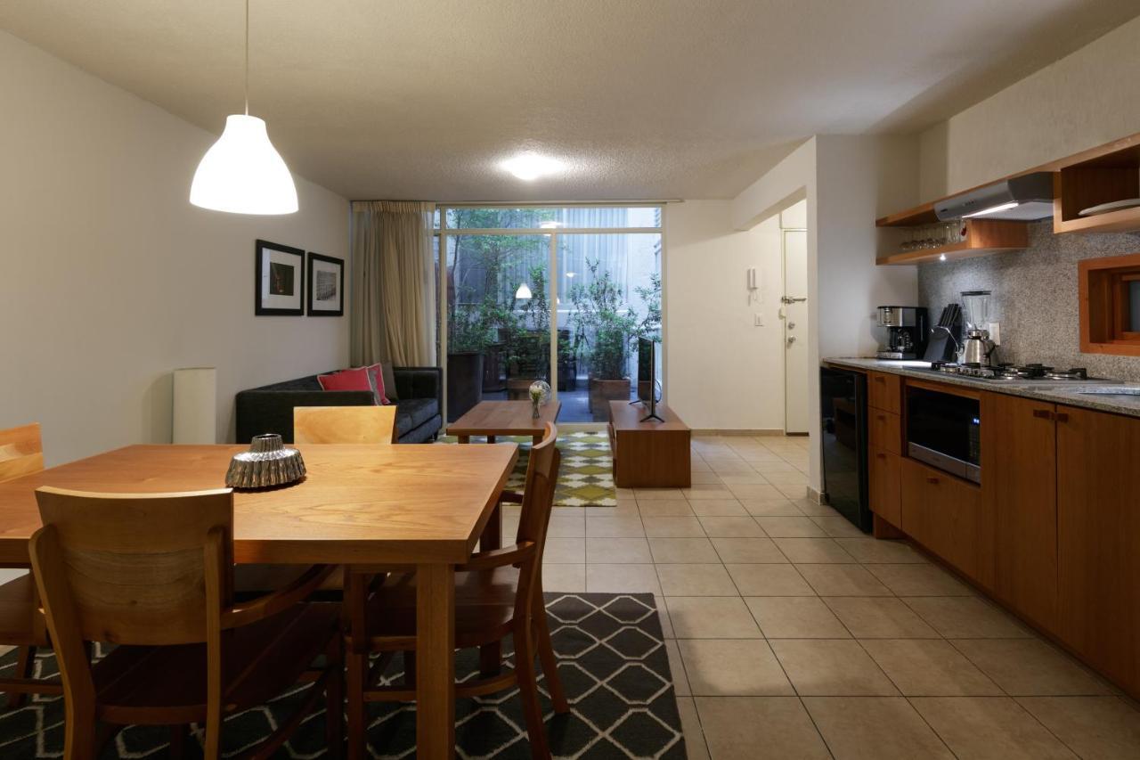 West End Apartahotel *